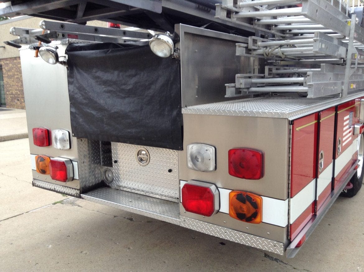 2000 Sutphen 100’Platform #716106