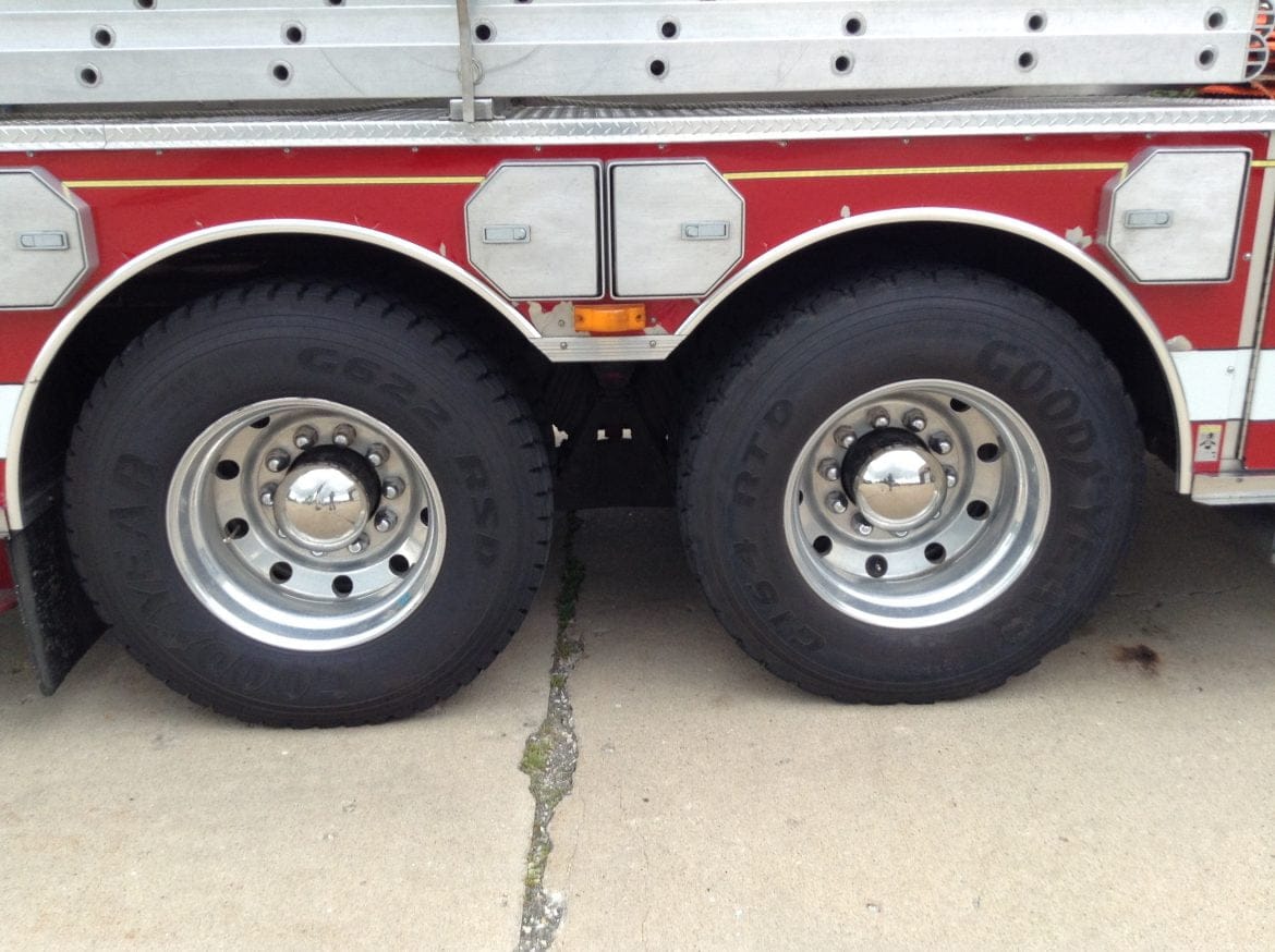 2000 Sutphen 100’Platform #716106