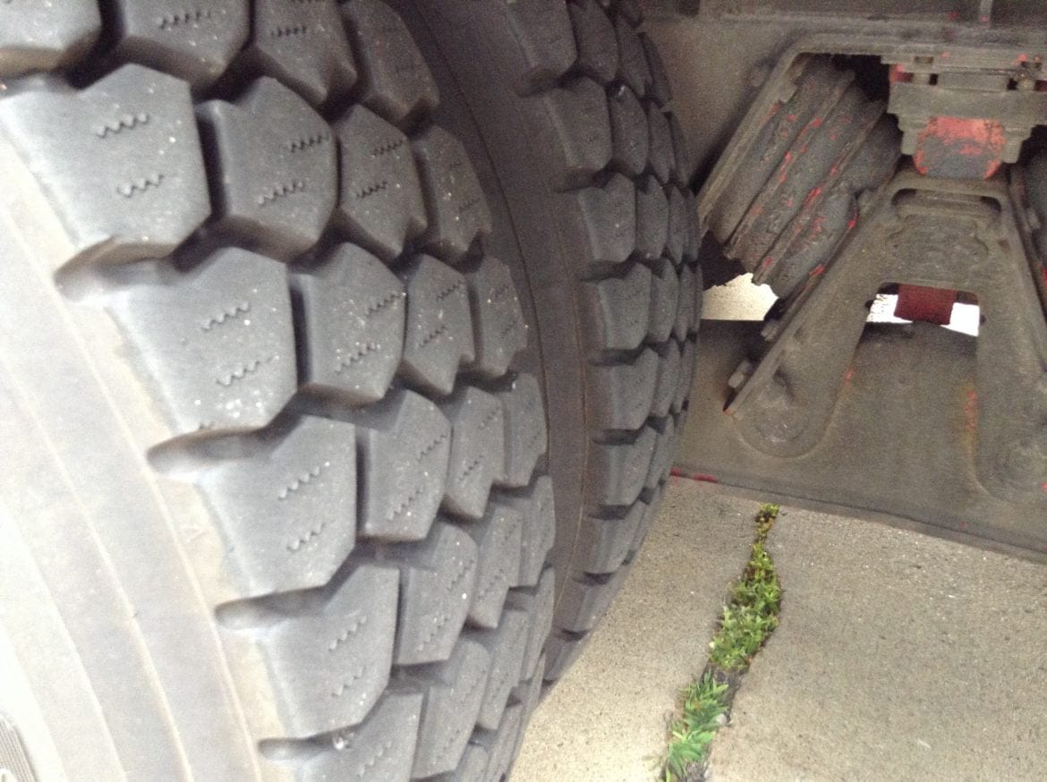 2000 Sutphen 100’Platform #716106