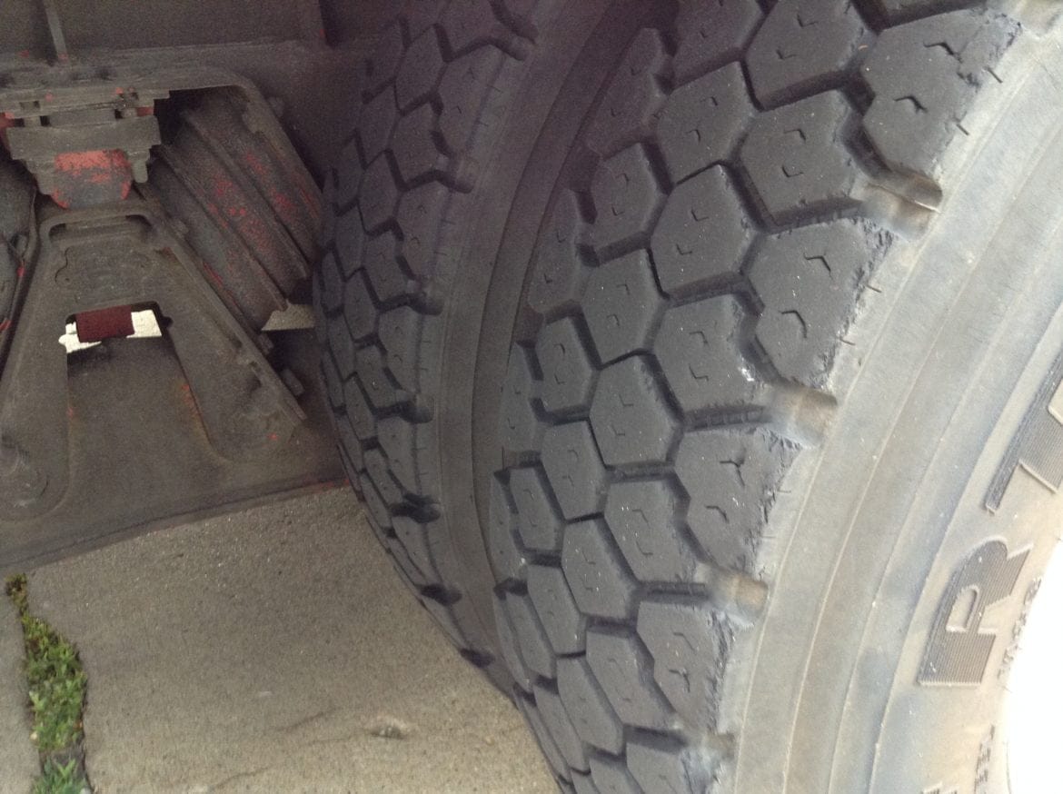 2000 Sutphen 100’Platform #716106