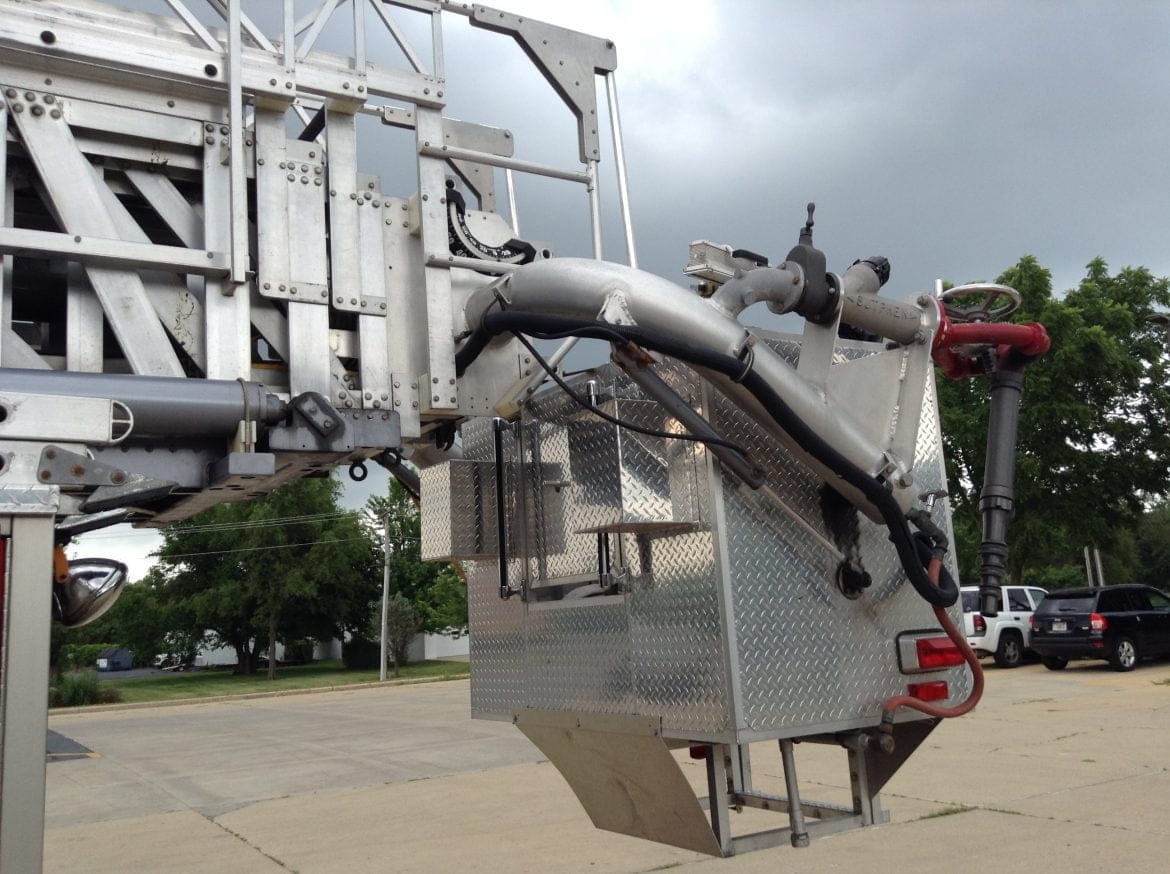 2000 Sutphen 100’Platform #716106