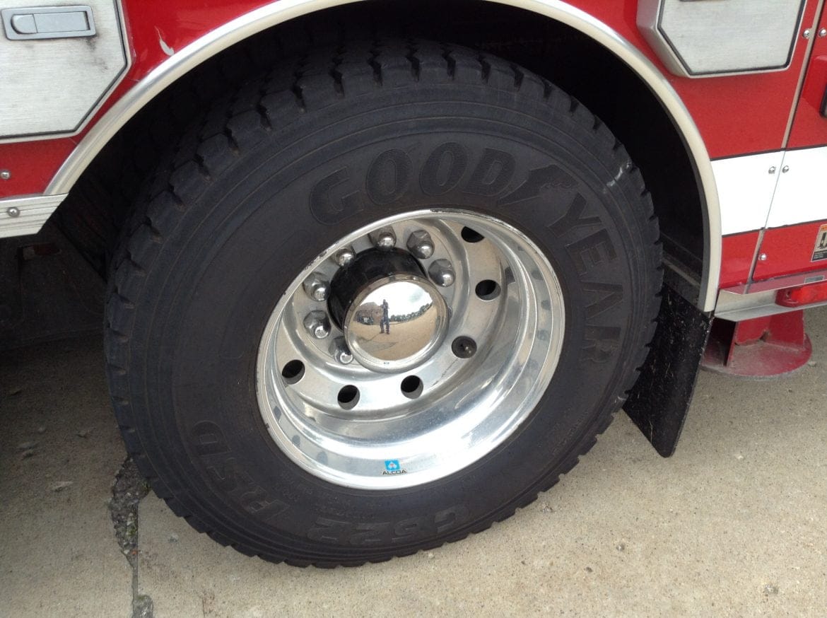 2000 Sutphen 100’Platform #716106