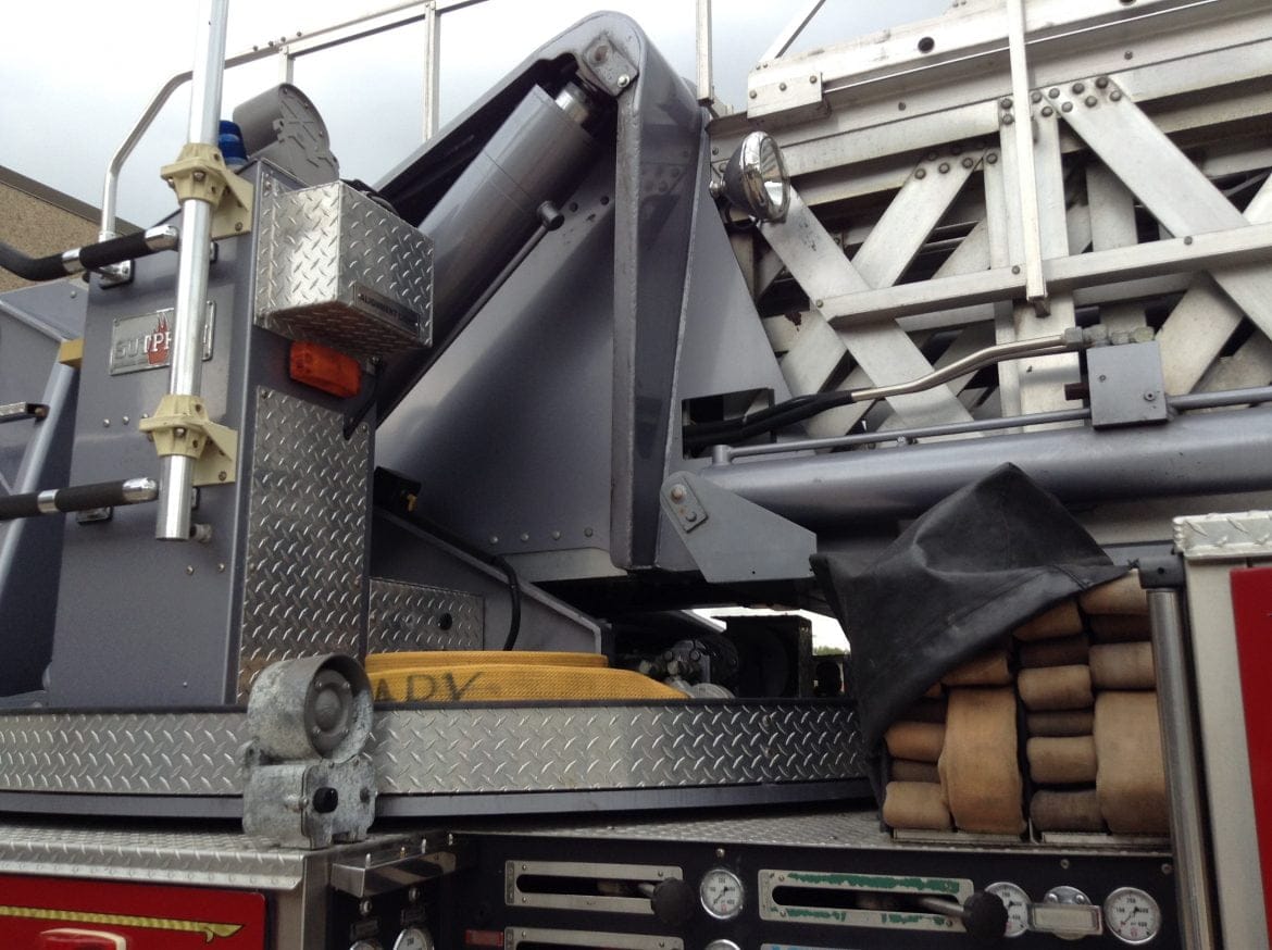 2000 Sutphen 100’Platform #716106