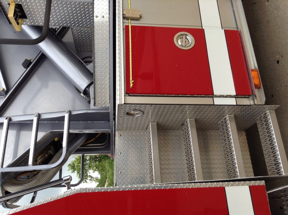 2000 Sutphen 100’Platform #716106