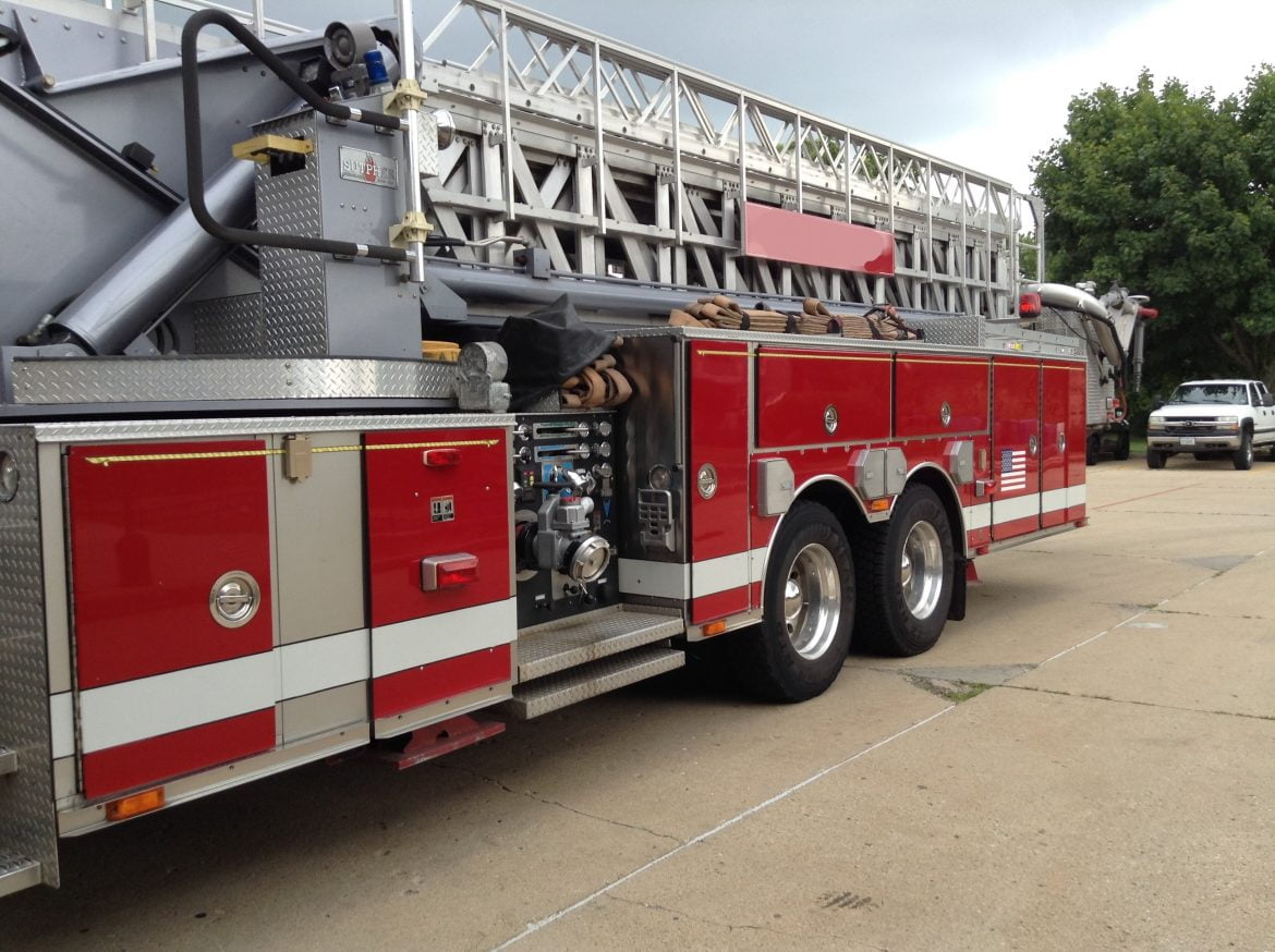 2000 Sutphen 100’Platform #716106