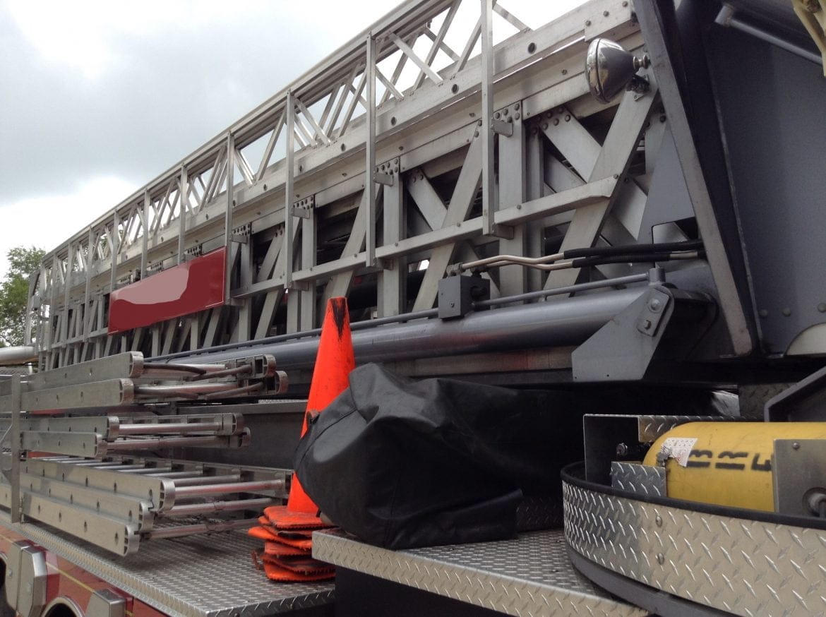 2000 Sutphen 100’Platform #716106