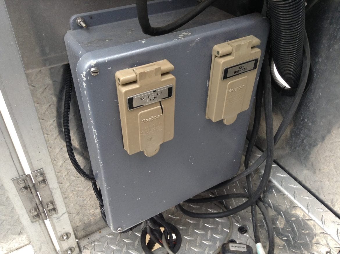 2000 Sutphen 100’Platform #716106