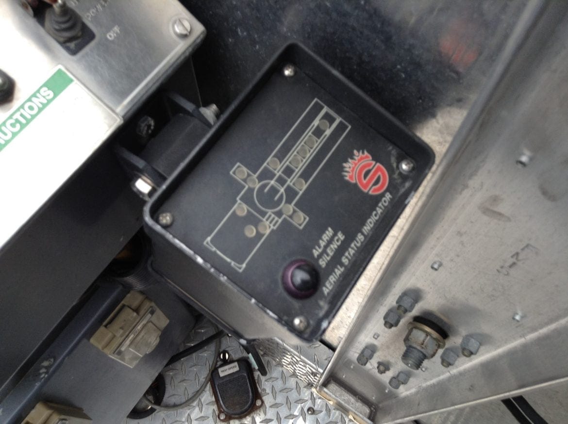 2000 Sutphen 100’Platform #716106