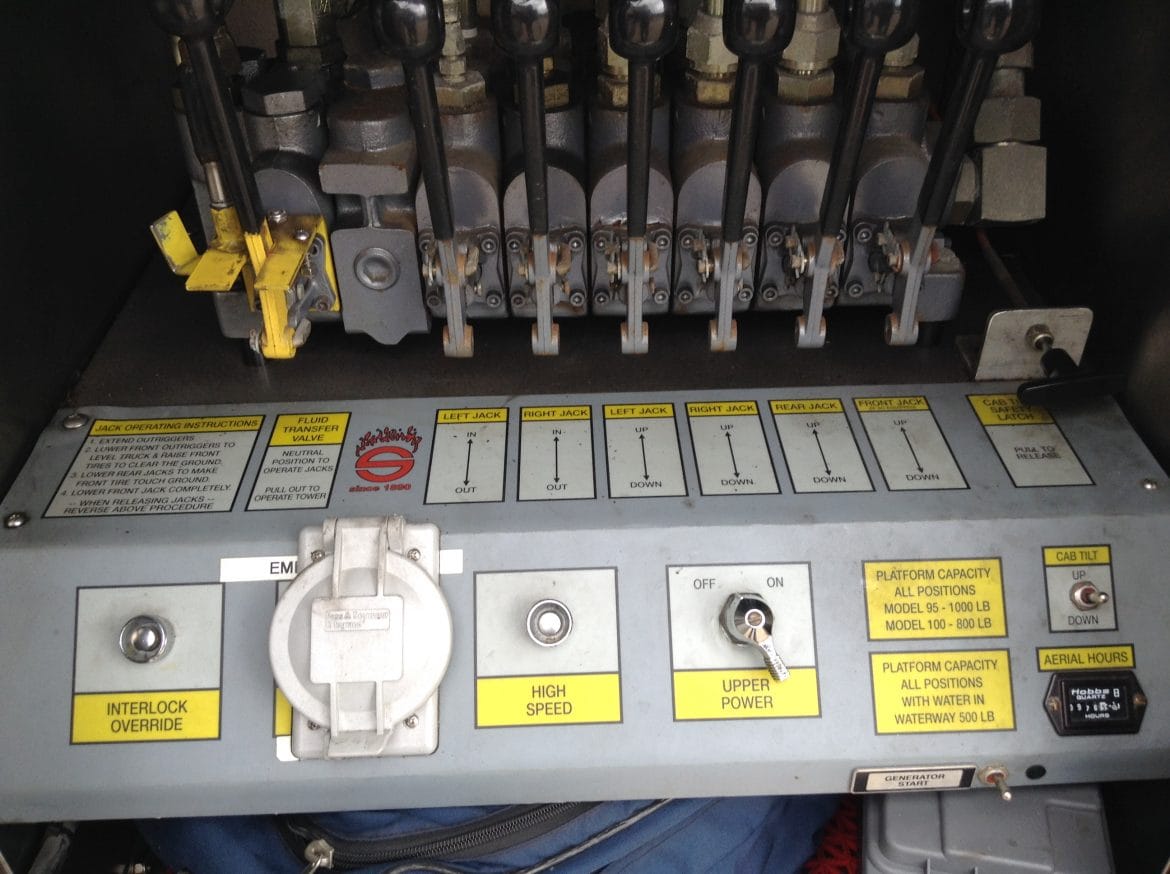 2000 Sutphen 100’Platform #716106