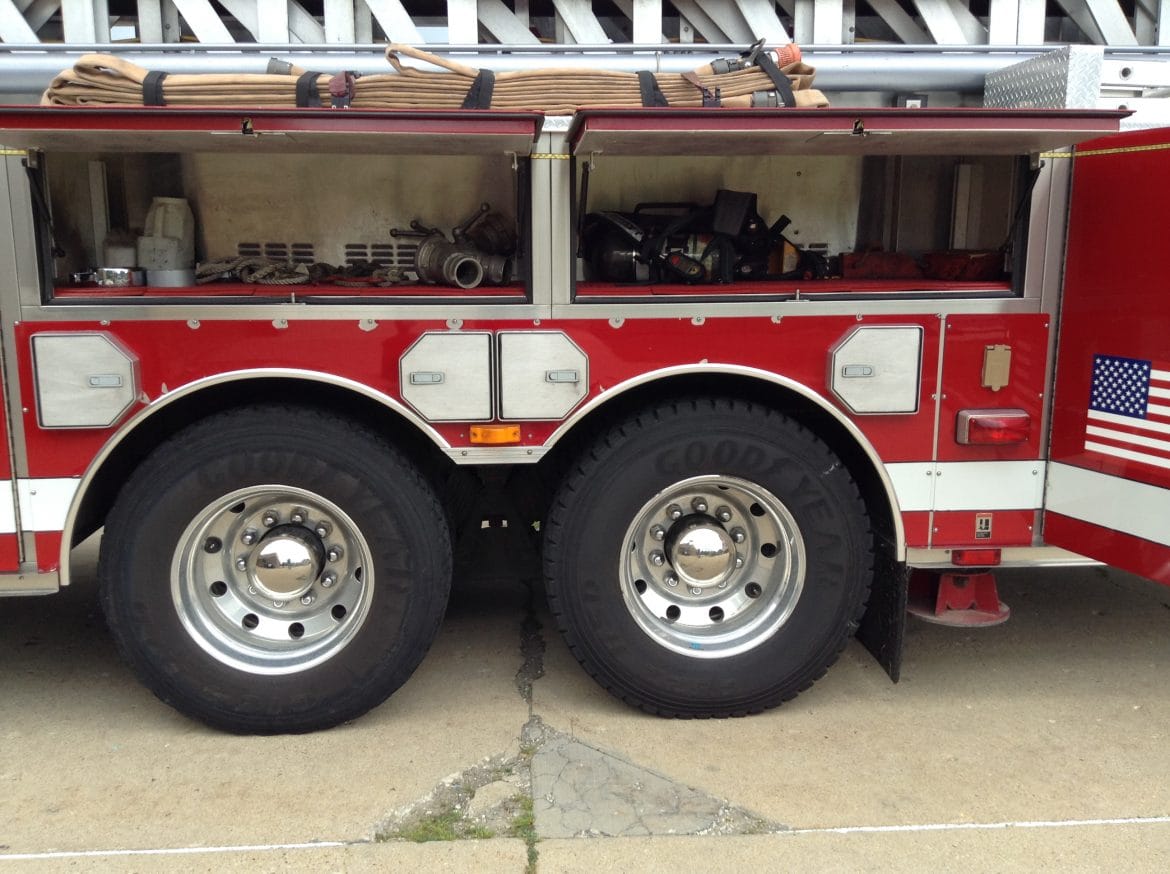 2000 Sutphen 100’Platform #716106