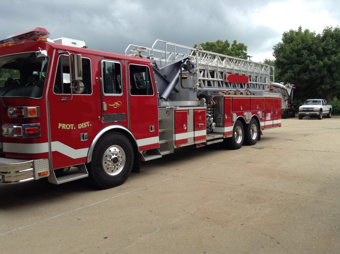 2000 Sutphen 100’Platform #716106