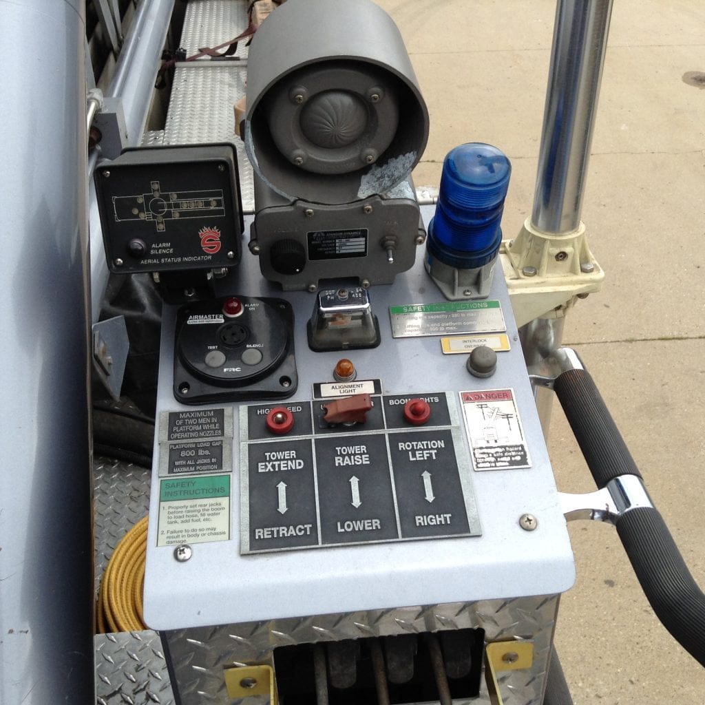 2000 Sutphen 100’Platform #716106