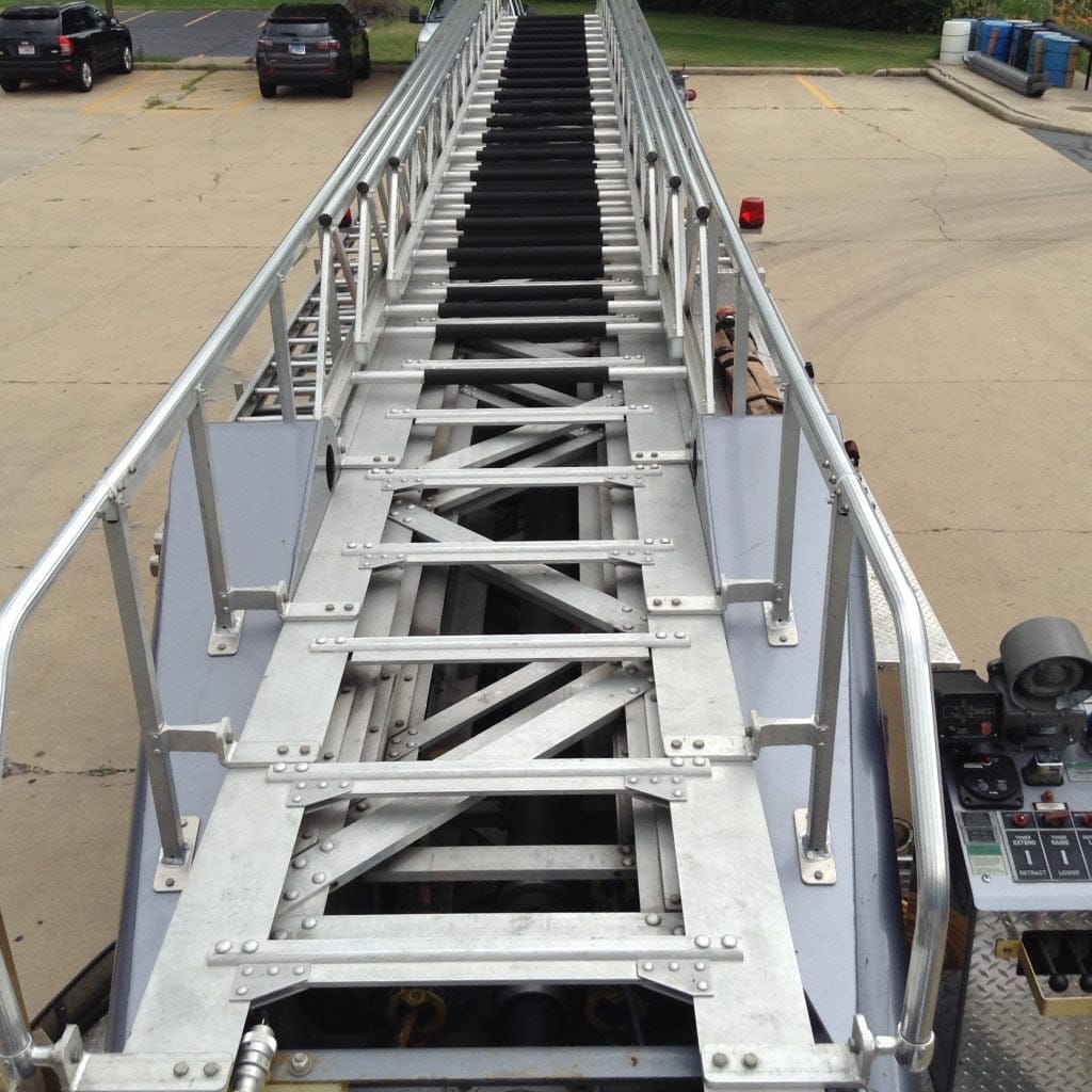 2000 Sutphen 100’Platform #716106