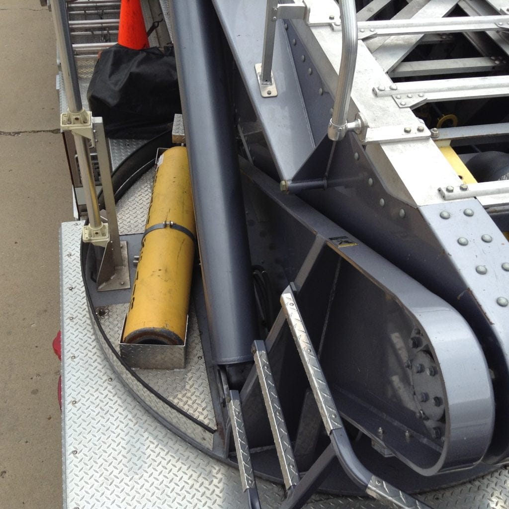 2000 Sutphen 100’Platform #716106