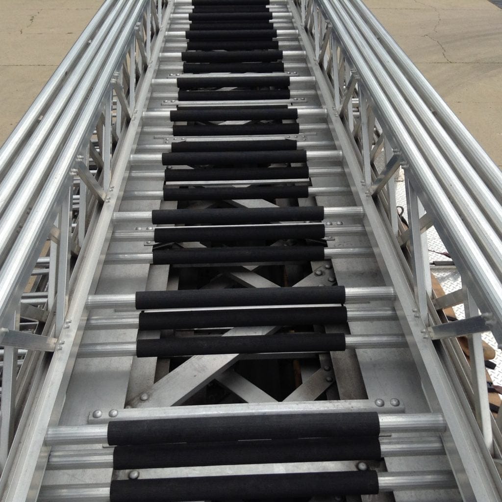 2000 Sutphen 100’Platform #716106