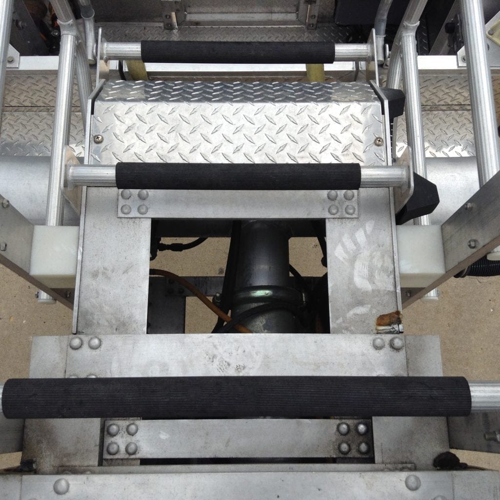 2000 Sutphen 100’Platform #716106