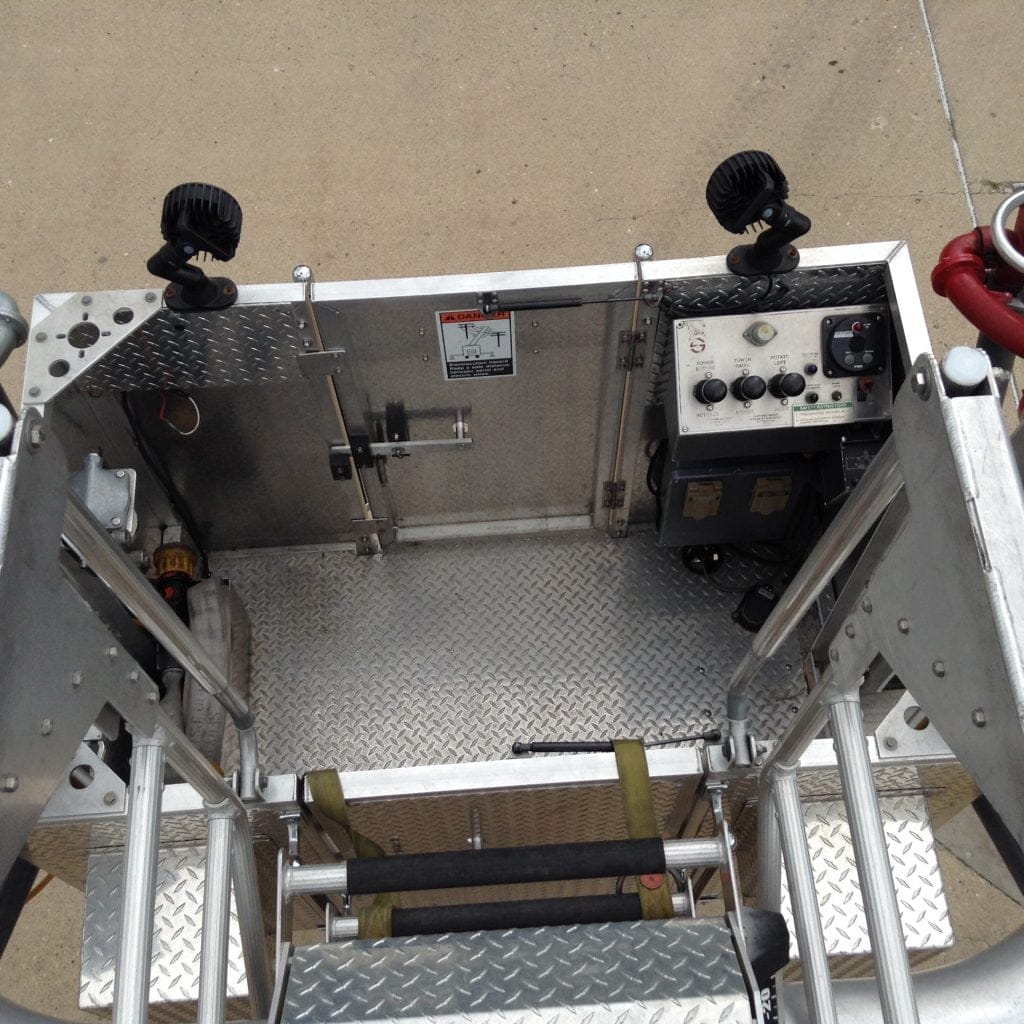 2000 Sutphen 100’Platform #716106