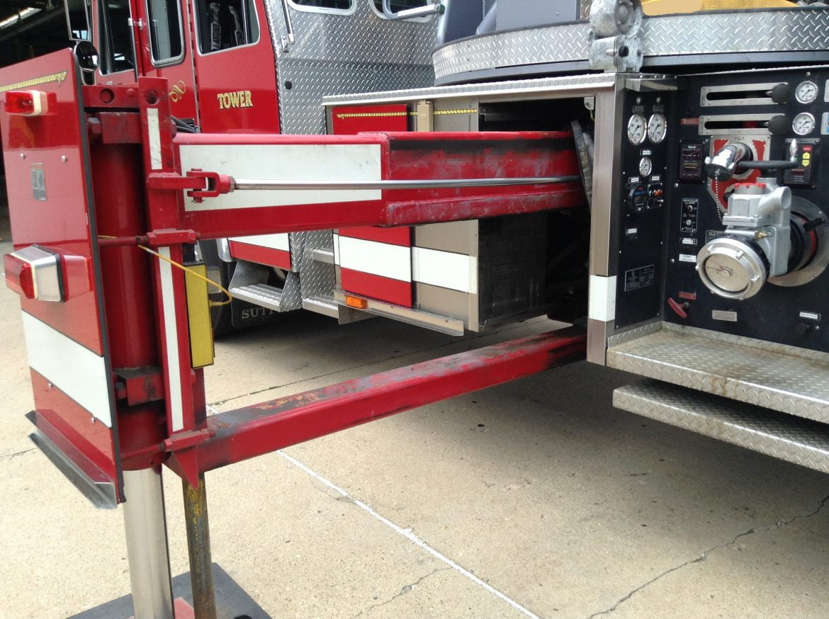 2000 Sutphen 100’Platform #716106