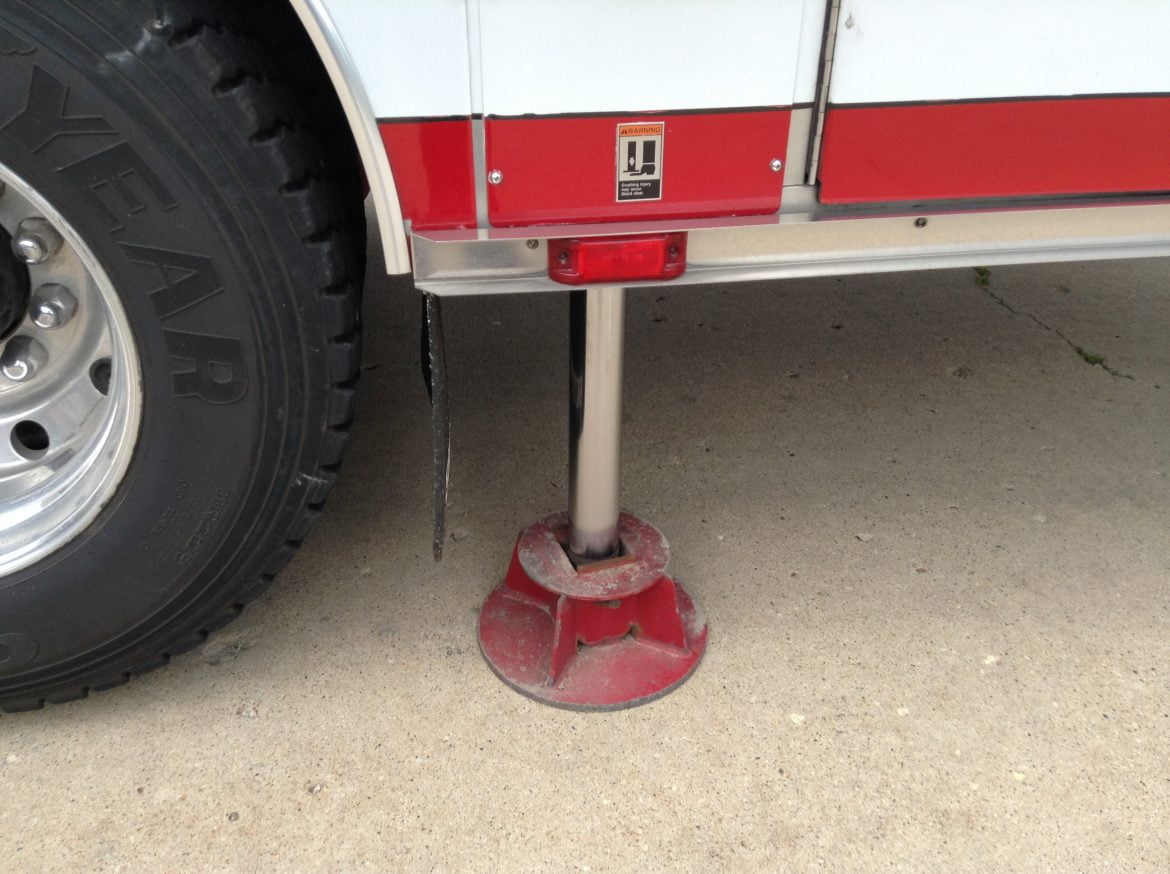 2000 Sutphen 100’Platform #716106