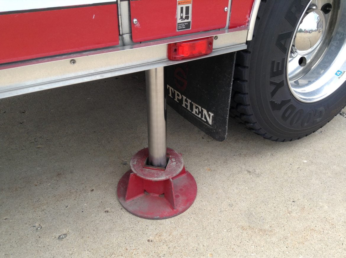 2000 Sutphen 100’Platform #716106