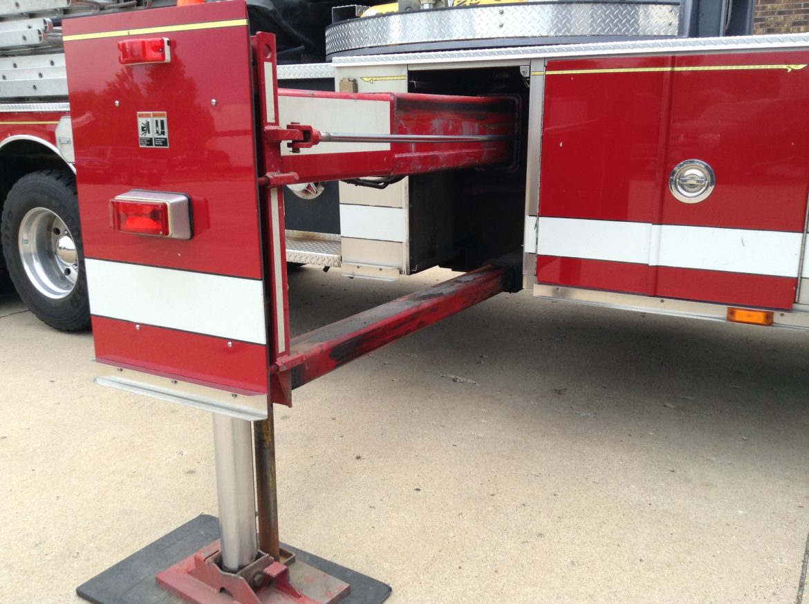 2000 Sutphen 100’Platform #716106