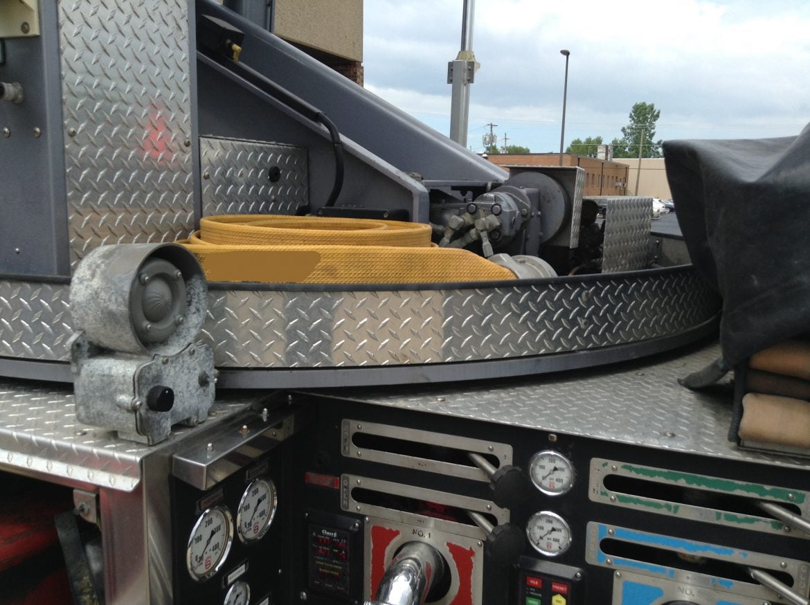 2000 Sutphen 100’Platform #716106