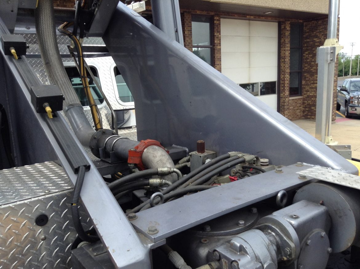 2000 Sutphen 100’Platform #716106