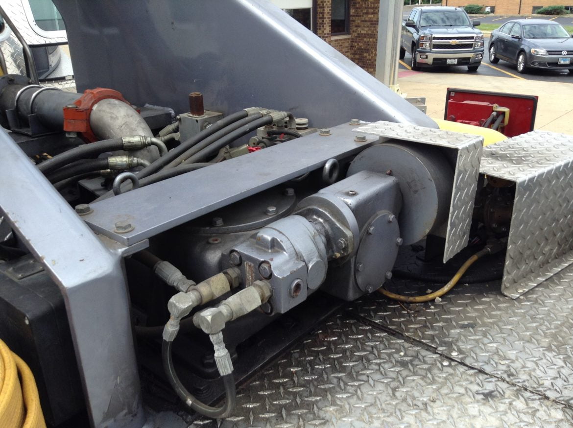 2000 Sutphen 100’Platform #716106