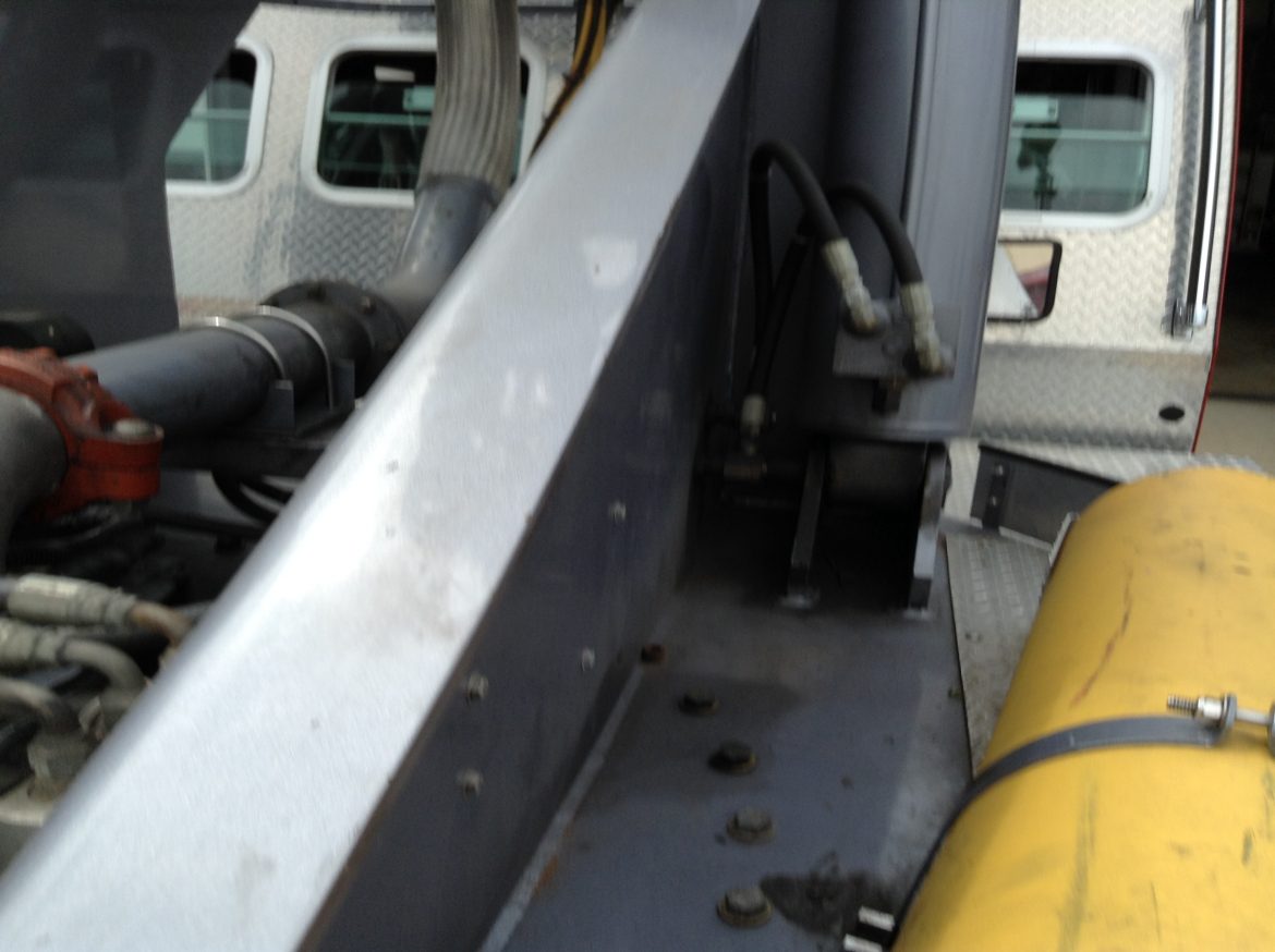 2000 Sutphen 100’Platform #716106