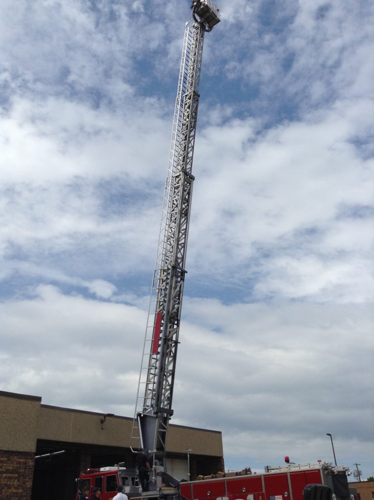 2000 Sutphen 100’Platform #716106