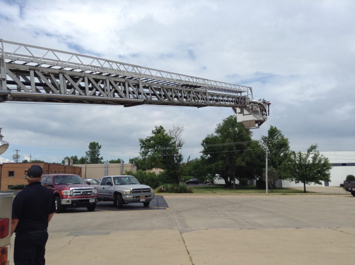 2000 Sutphen 100’Platform #716106