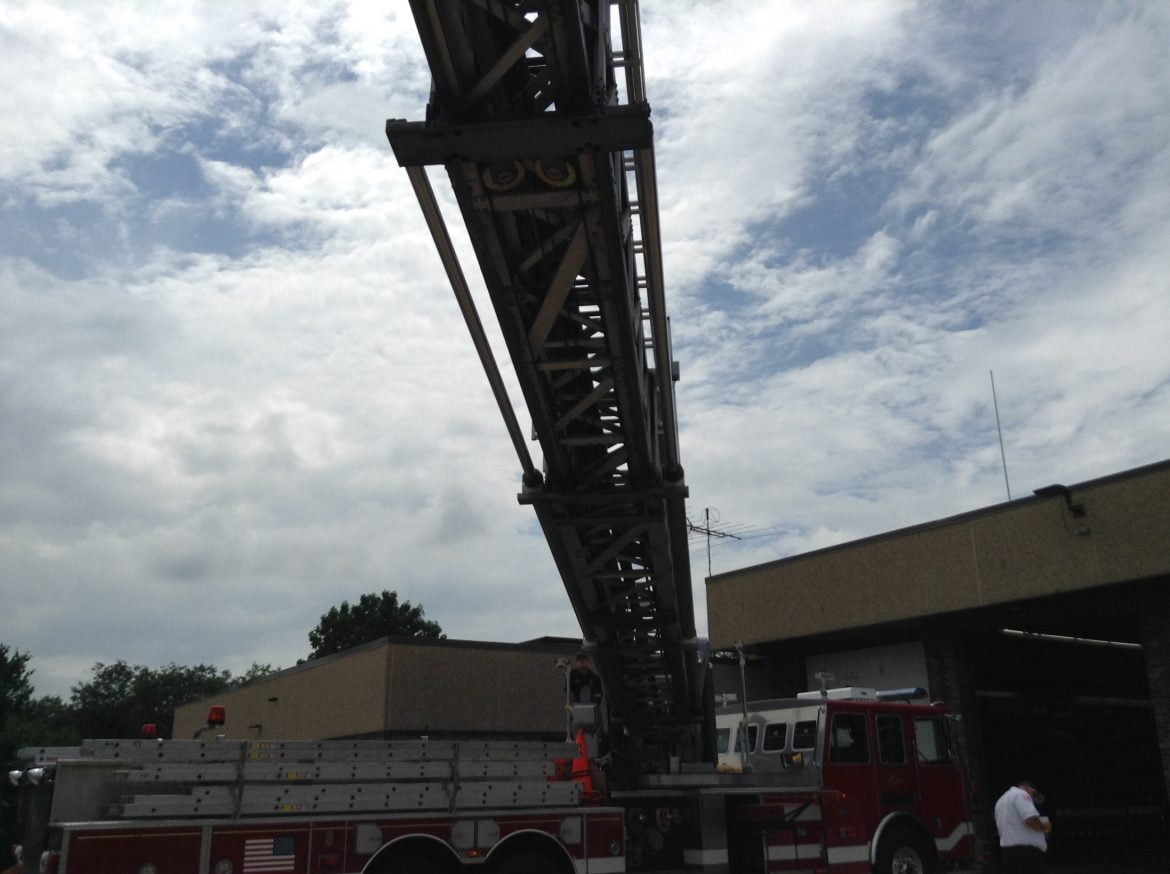 2000 Sutphen 100’Platform #716106