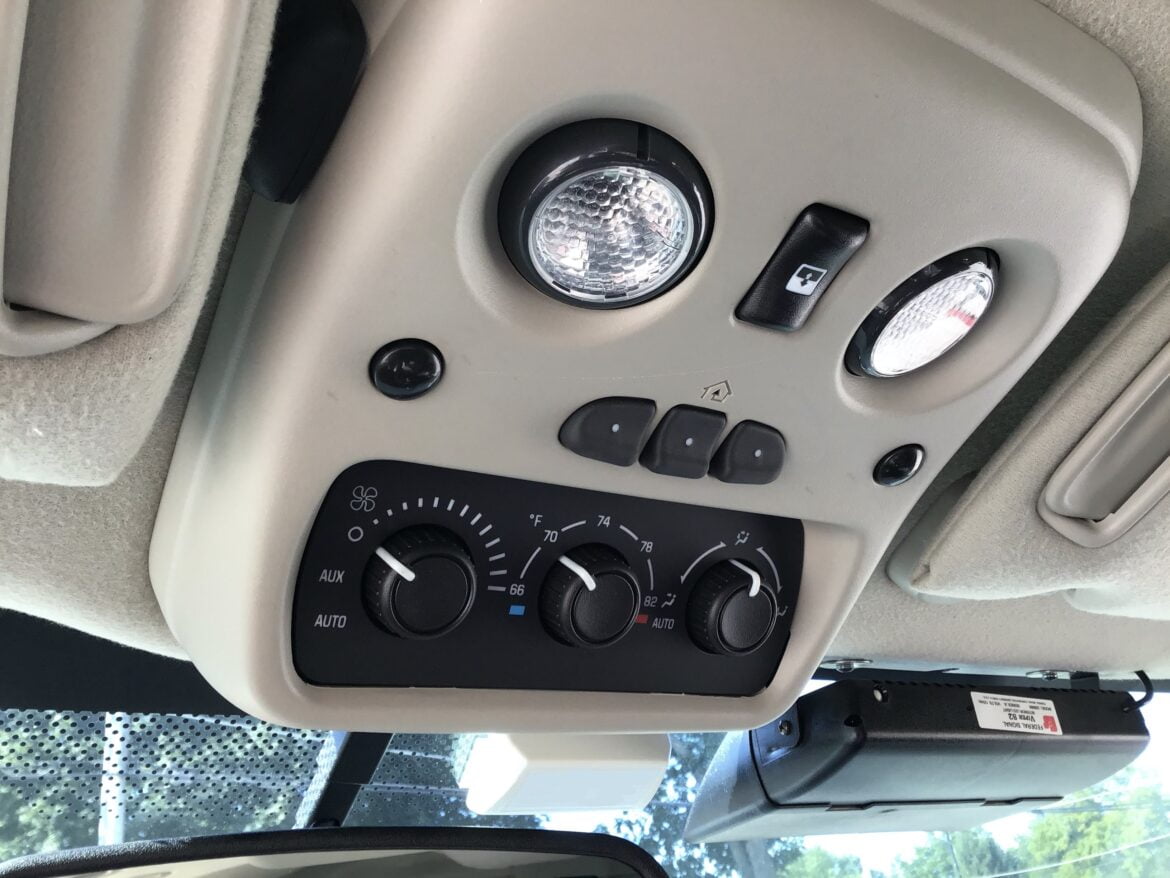 2005 GMC Yukon XL #716222