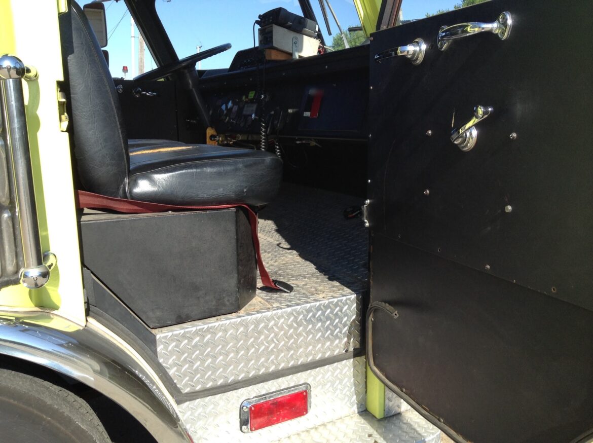 1975 American LaFrance 100′ Ladder Truck #716243