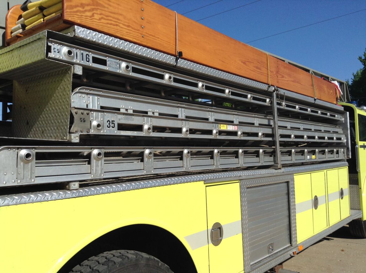 1975 American LaFrance 100′ Ladder Truck #716243
