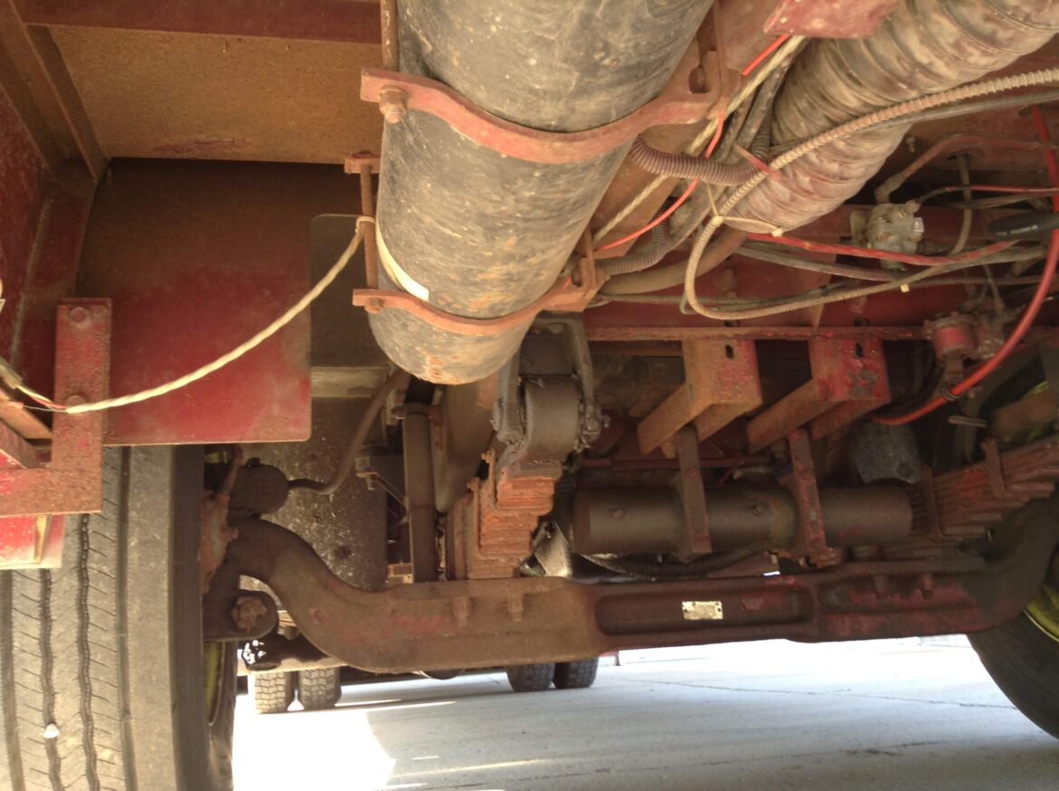 1975 American LaFrance 100′ Ladder Truck #716243