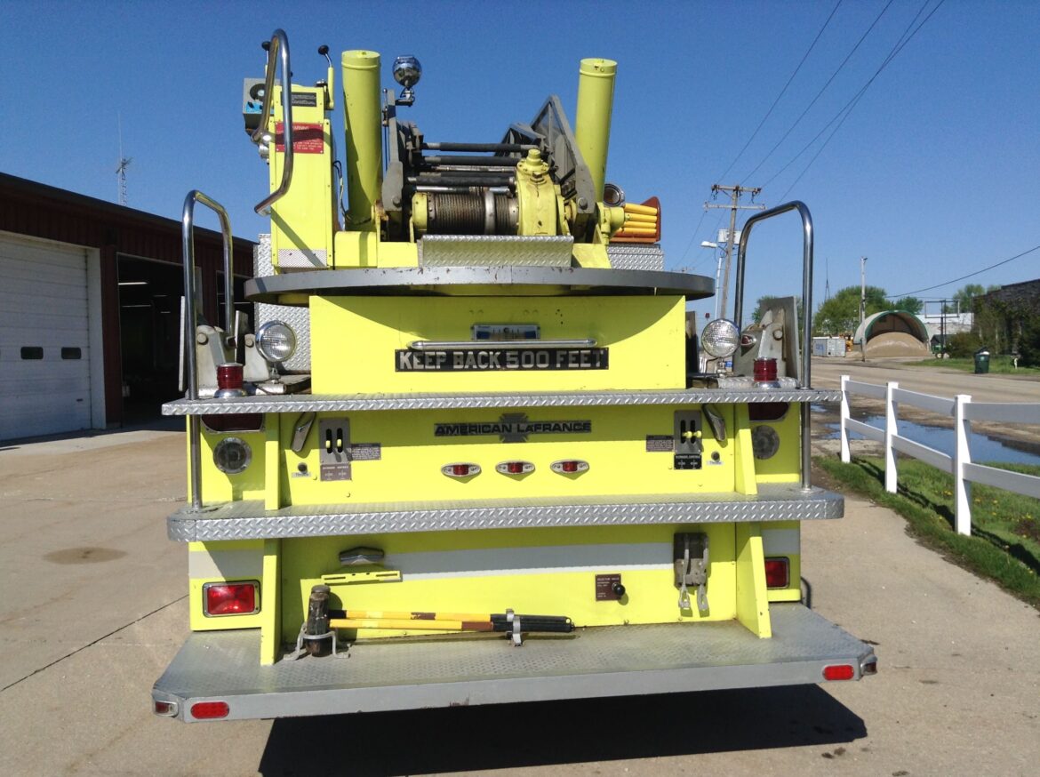 1975 American LaFrance 100′ Ladder Truck #716243
