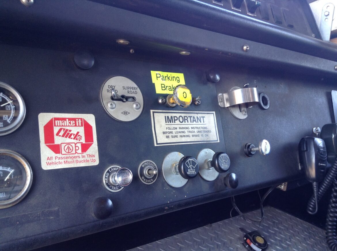 1975 American LaFrance 100′ Ladder Truck #716243