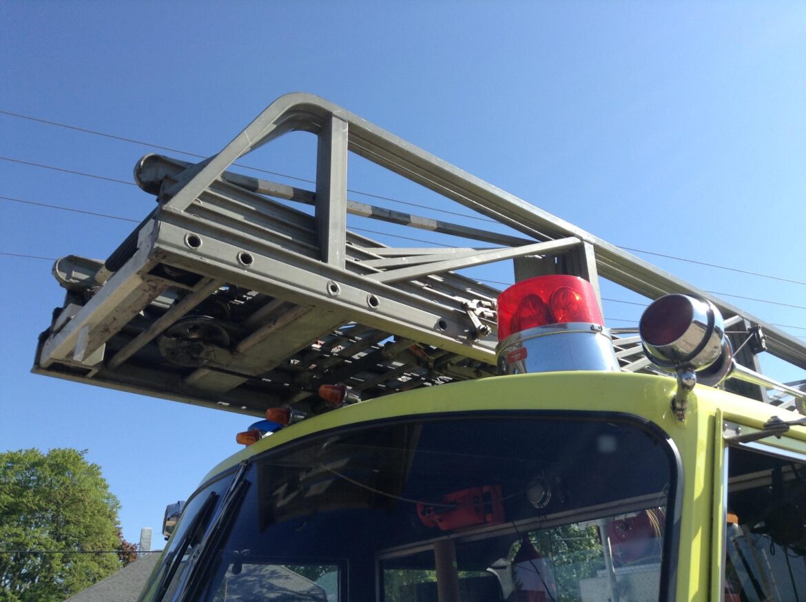 1975 American LaFrance 100′ Ladder Truck #716243