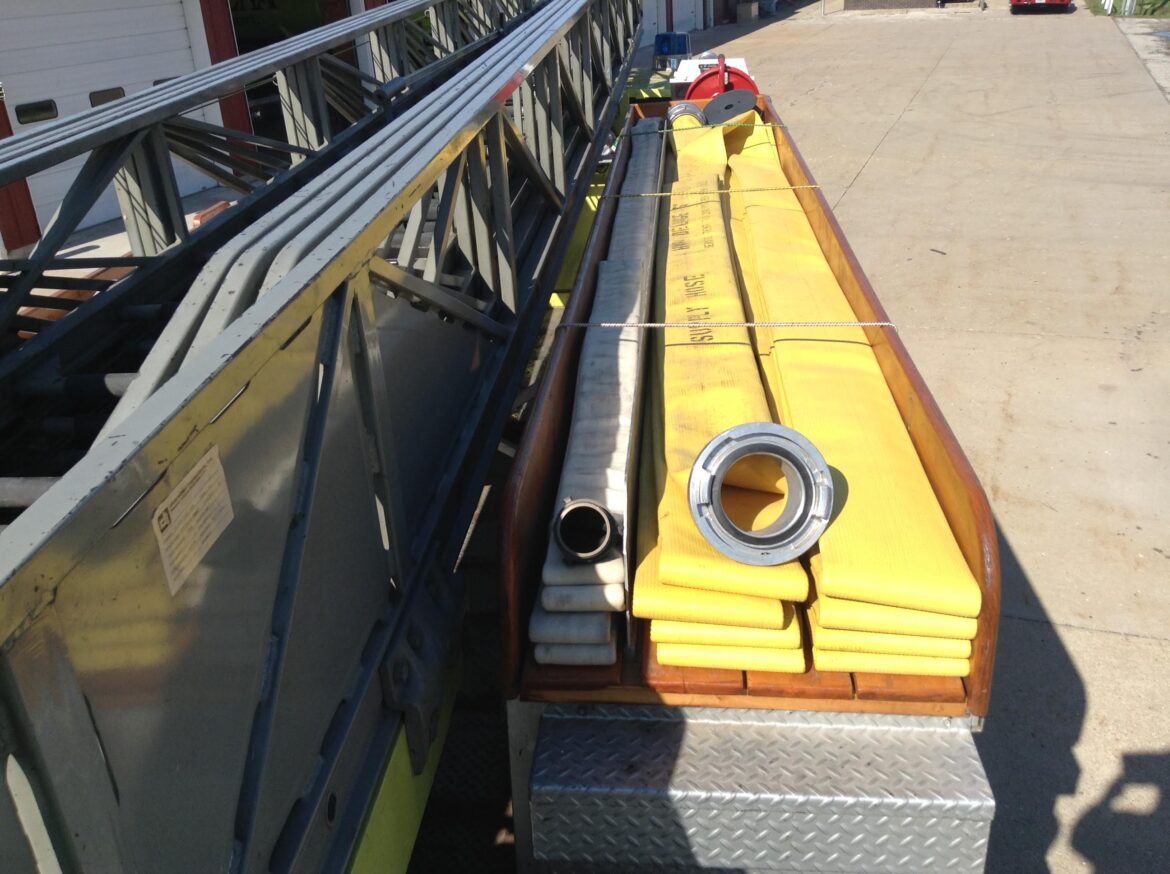 1975 American LaFrance 100′ Ladder Truck #716243