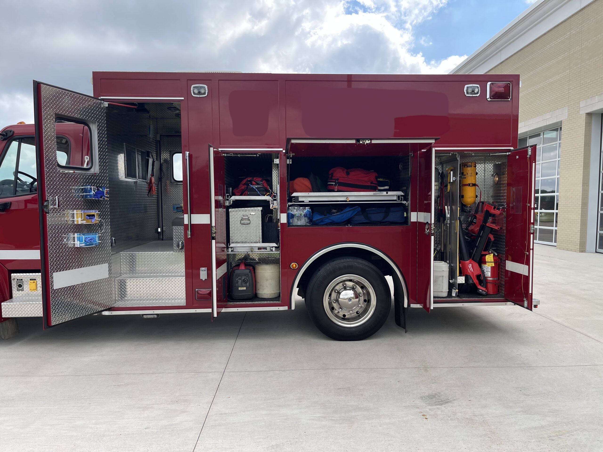 2004 Freightliner Spencer 15′ Rescue #716269