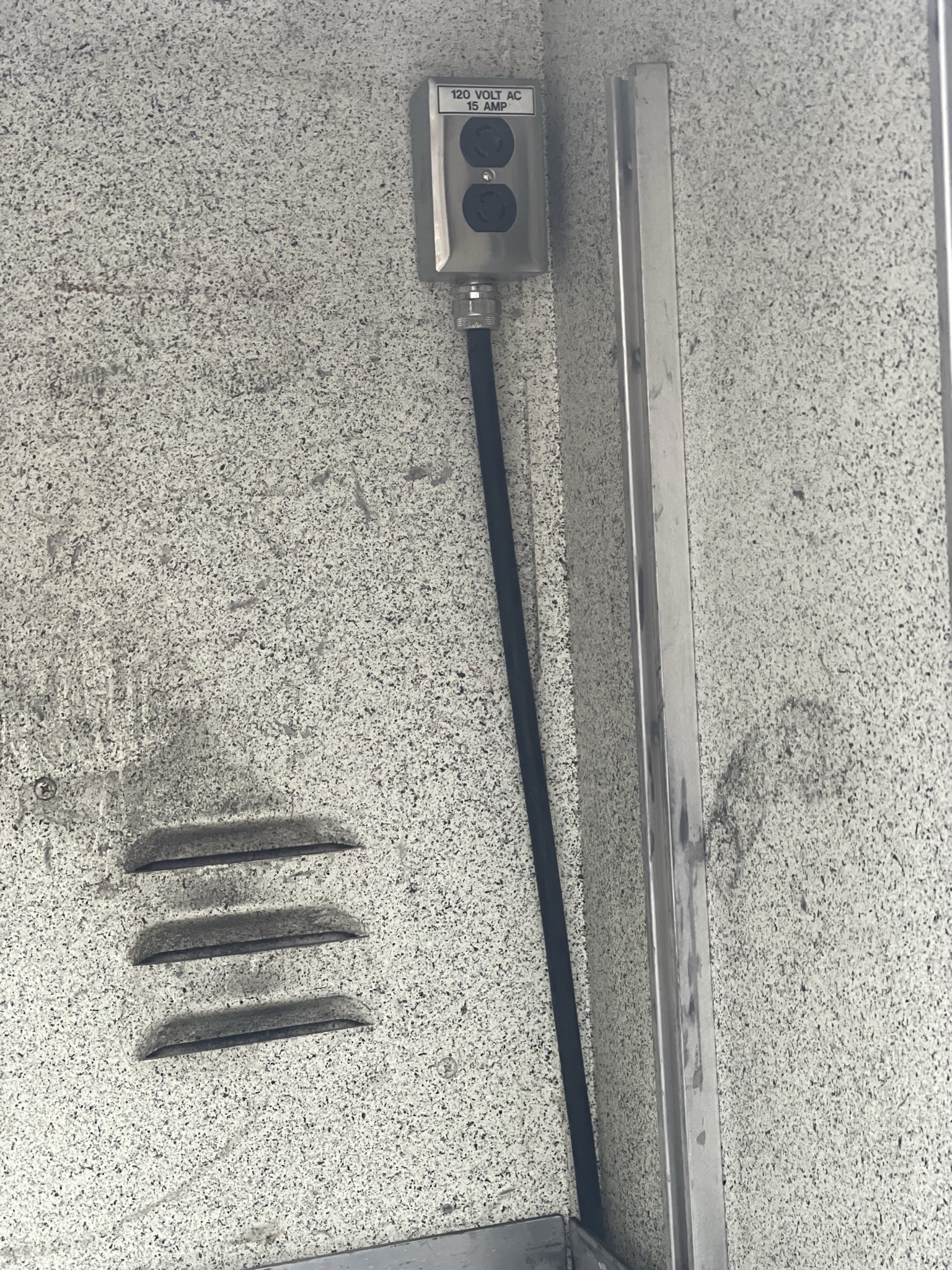 2005 KME 4×4 Midi Pumper