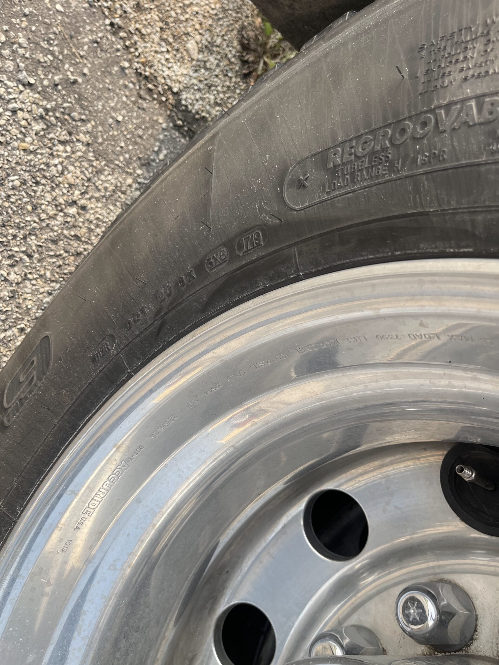 2004 Sutphen 110′ Platform #716296