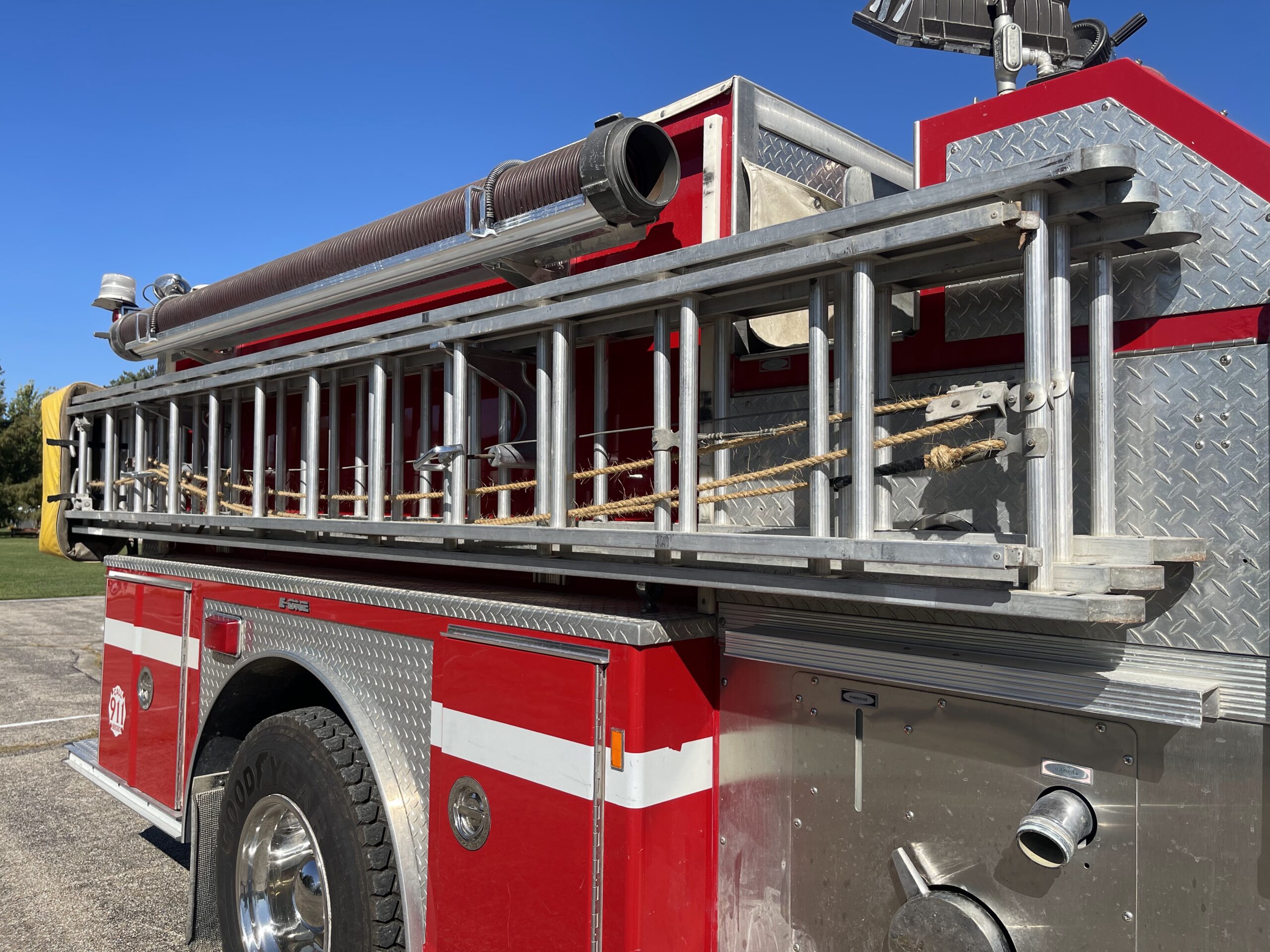 1996  E-One Pumper #716299