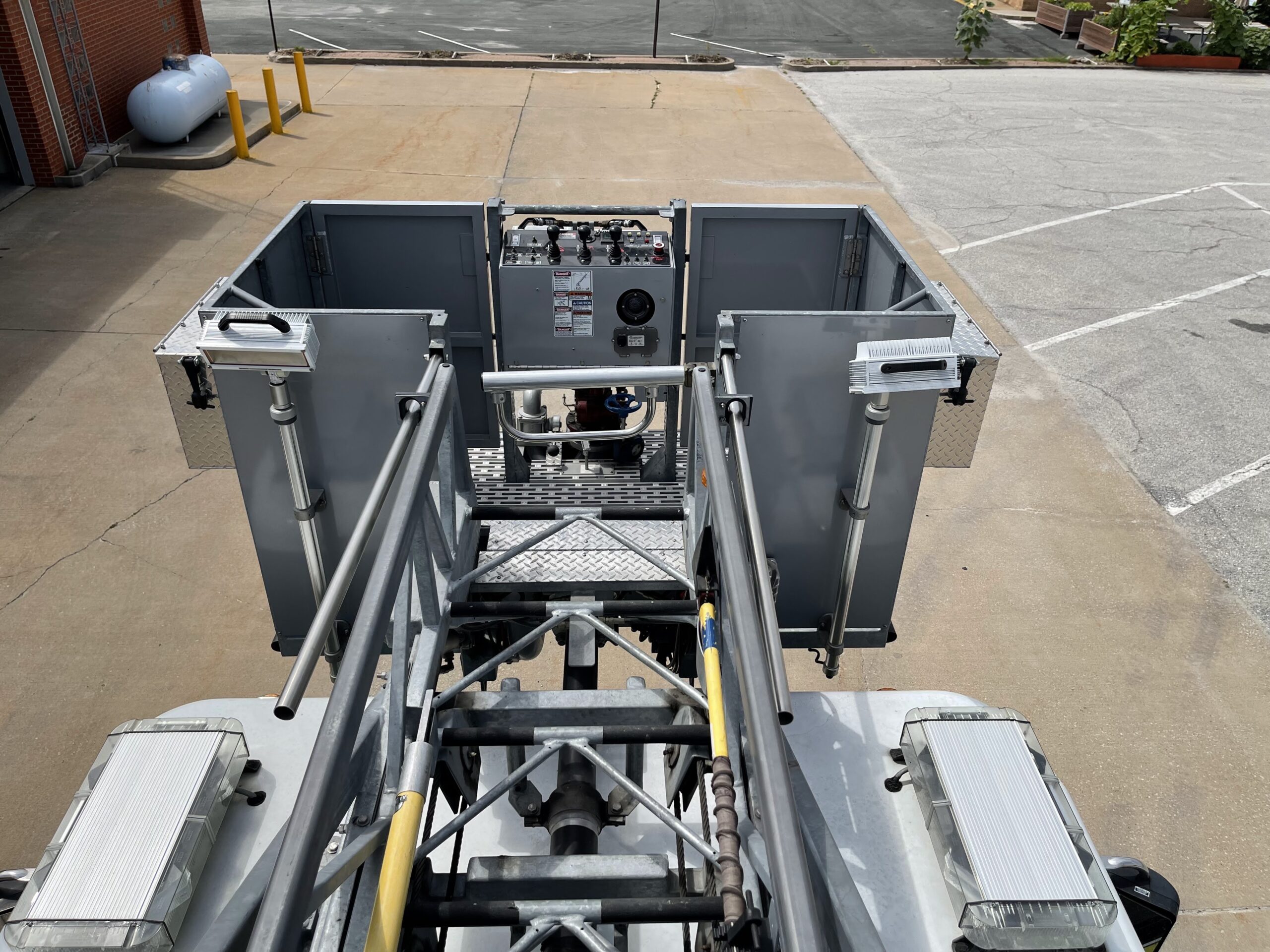 2007 Spartan Alexis 104′ RK Platform #716325