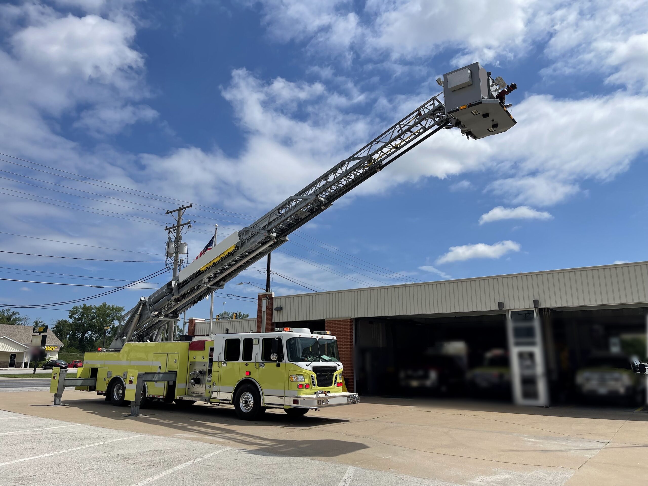 2007 Spartan Alexis 104′ RK Platform #716325