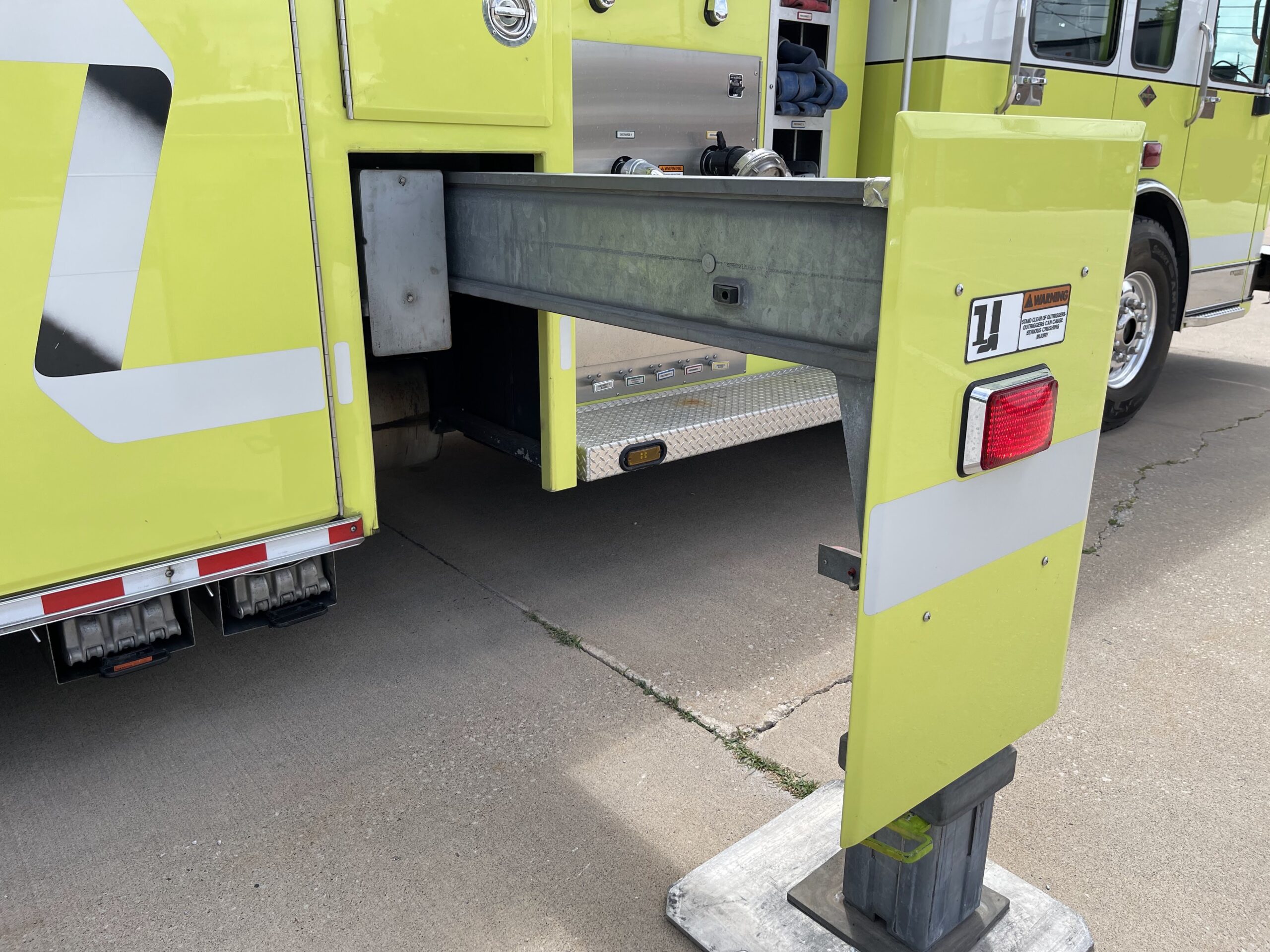 2007 Spartan Alexis 104′ RK Platform #716325