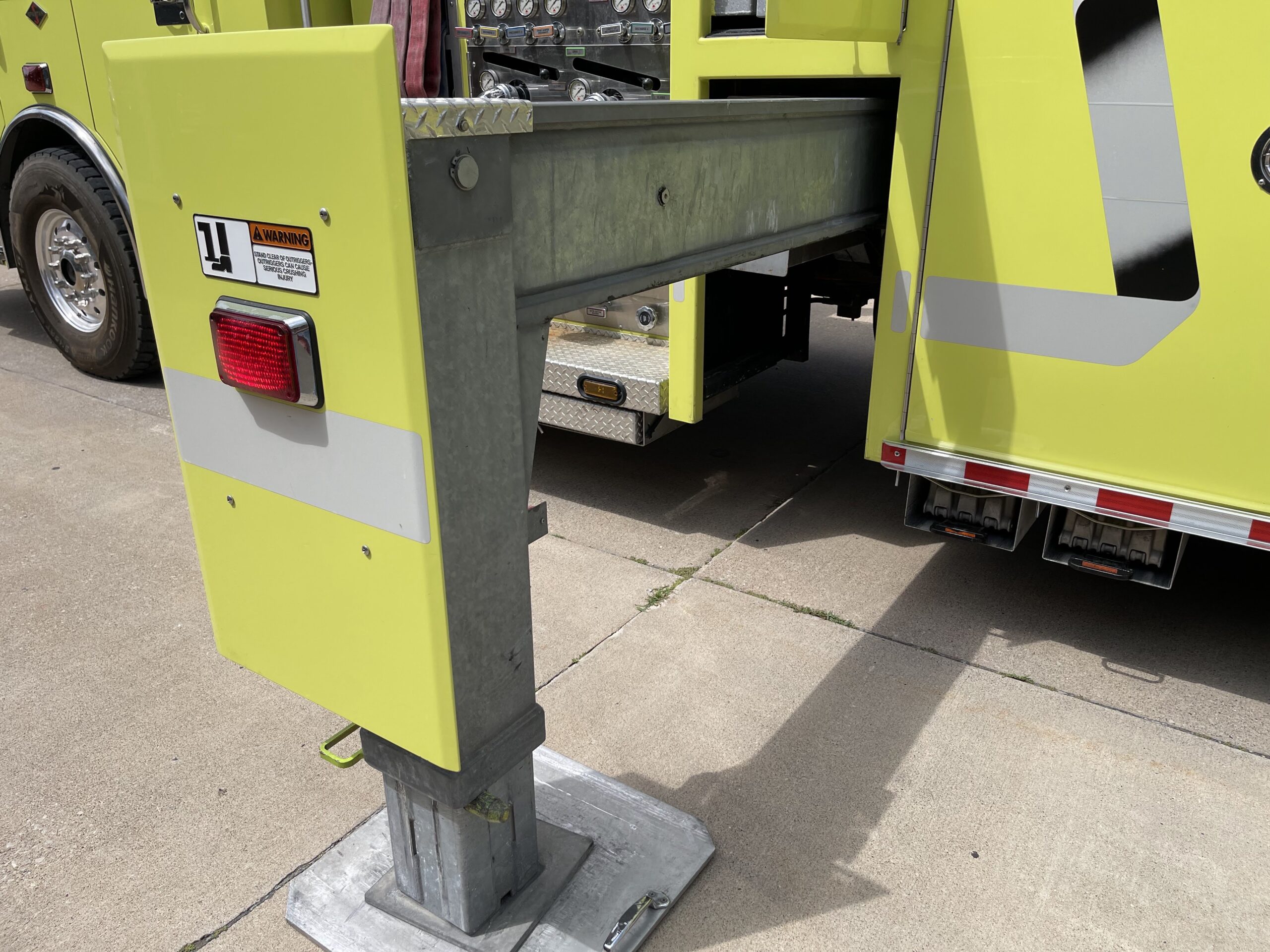 2007 Spartan Alexis 104′ RK Platform #716325