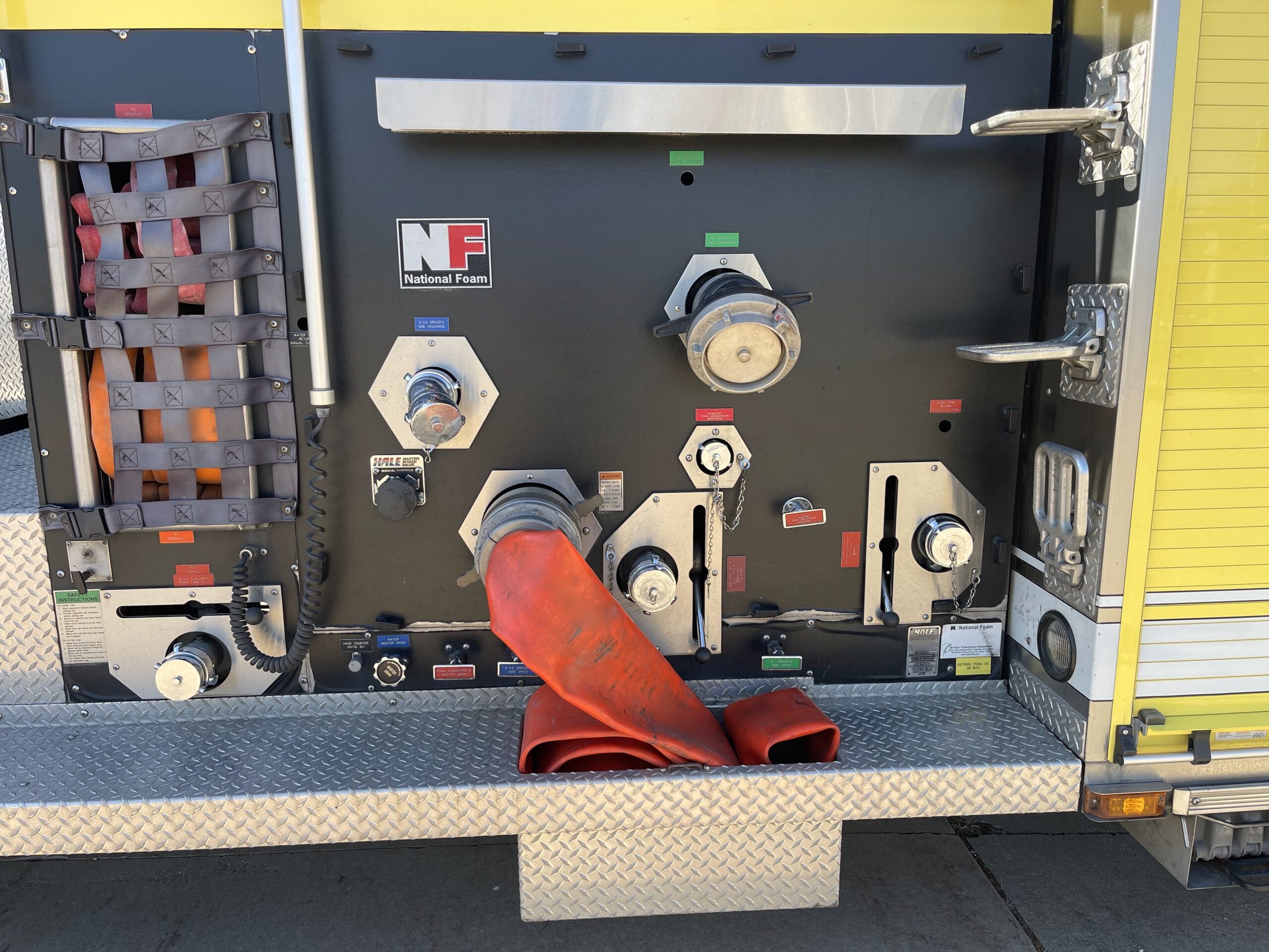 2004 Sutphen National Foam Pumper #716329