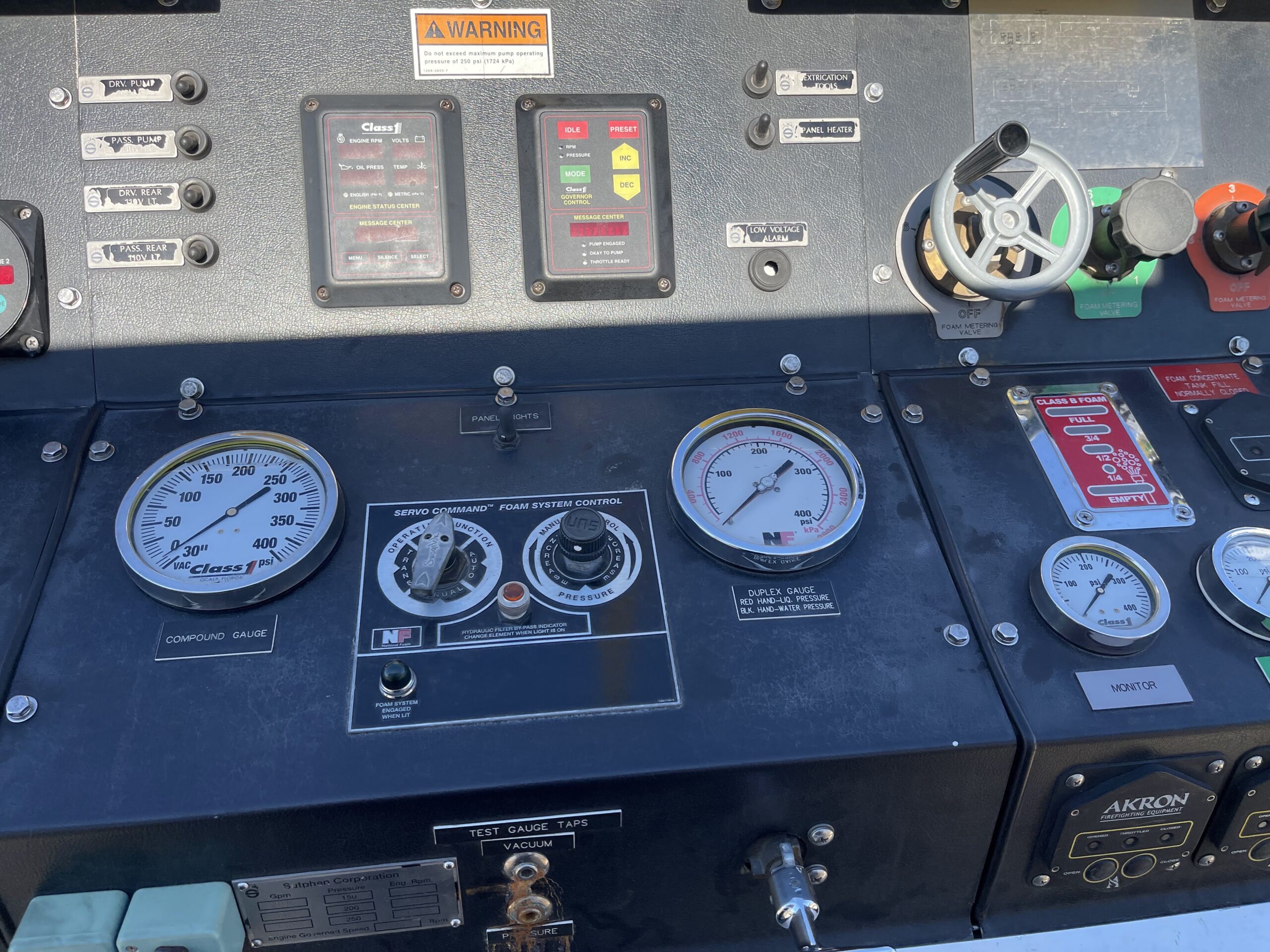 2004 Sutphen National Foam Pumper #716329